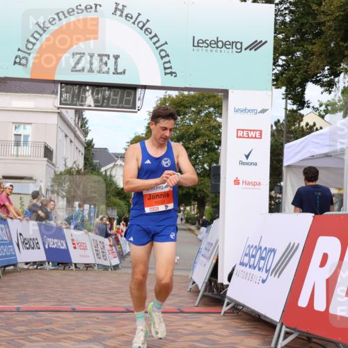 31.08.2025 - 21. Blankeneser Heldenlauf Strokosch-Dieckow http://msf.ph/oto/8642613 31.08.2025 09:33:52 Ziel 1032 meine-sportfotos.de