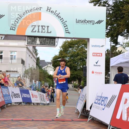 31.08.2025 - 21. Blankeneser Heldenlauf Strokosch-Dieckow http://msf.ph/oto/8642642 31.08.2025 09:33:51 Ziel 1032 meine-sportfotos.de