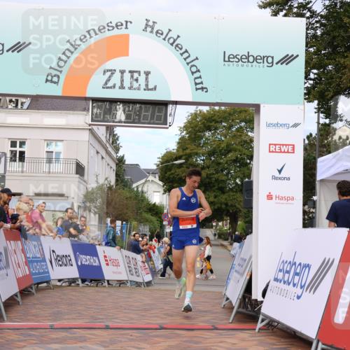 31.08.2025 - 21. Blankeneser Heldenlauf Strokosch-Dieckow http://msf.ph/oto/8642651 31.08.2025 09:33:50 Ziel 1032 meine-sportfotos.de