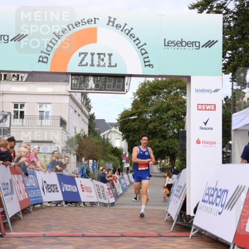 31.08.2025 - 21. Blankeneser Heldenlauf Strokosch-Dieckow http://msf.ph/oto/8642669 31.08.2025 09:33:50 Ziel 1032 meine-sportfotos.de