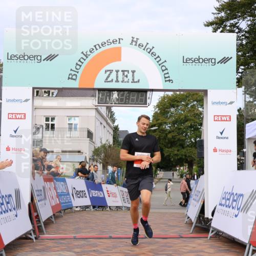 31.08.2025 - 21. Blankeneser Heldenlauf Strokosch-Dieckow http://msf.ph/oto/8642688 31.08.2025 09:33:19 Ziel 1024 meine-sportfotos.de