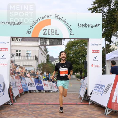 31.08.2025 - 21. Blankeneser Heldenlauf Strokosch-Dieckow http://msf.ph/oto/8642731 31.08.2025 09:32:36 Ziel 1065 meine-sportfotos.de