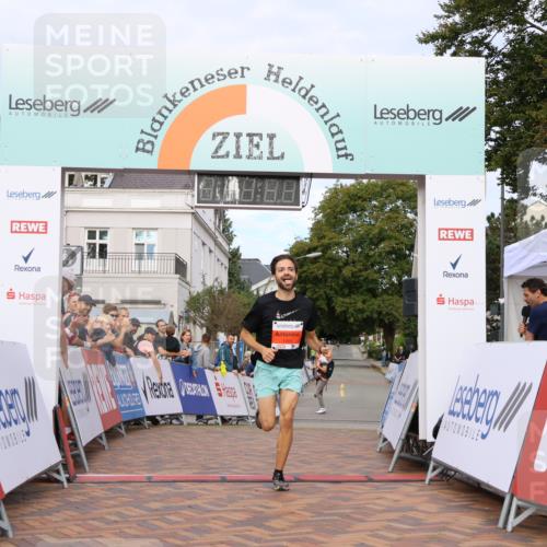 31.08.2025 - 21. Blankeneser Heldenlauf Strokosch-Dieckow http://msf.ph/oto/8642740 31.08.2025 09:32:36 Ziel 1065 meine-sportfotos.de