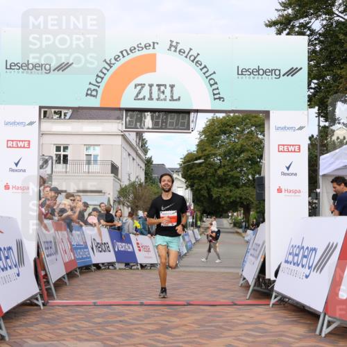 31.08.2025 - 21. Blankeneser Heldenlauf Strokosch-Dieckow http://msf.ph/oto/8642750 31.08.2025 09:32:35 Ziel 1065 meine-sportfotos.de