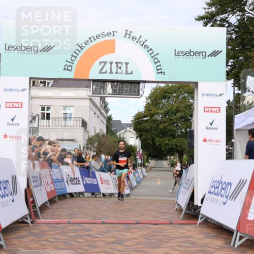 31.08.2025 - 21. Blankeneser Heldenlauf Strokosch-Dieckow http://msf.ph/oto/8642784 31.08.2025 09:32:34 Ziel 1065 meine-sportfotos.de