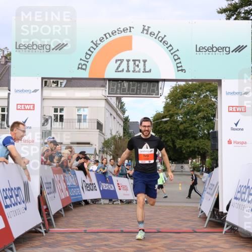 31.08.2025 - 21. Blankeneser Heldenlauf Strokosch-Dieckow http://msf.ph/oto/8642802 31.08.2025 09:32:10 Ziel 1039 meine-sportfotos.de
