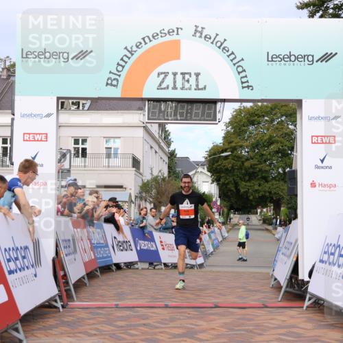 31.08.2025 - 21. Blankeneser Heldenlauf Strokosch-Dieckow http://msf.ph/oto/8642820 31.08.2025 09:32:09 Ziel 1039 meine-sportfotos.de
