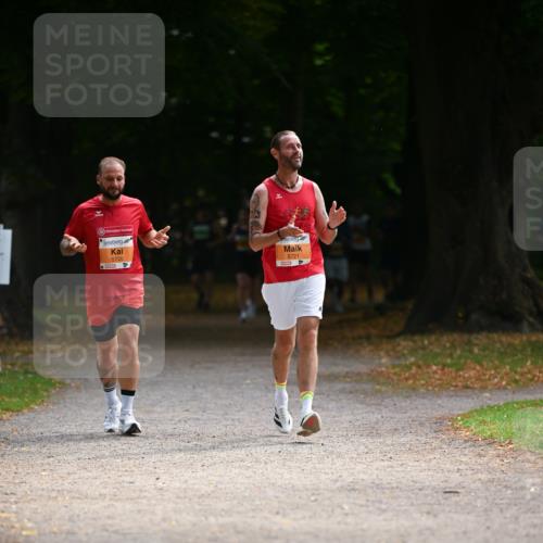 31.08.2025 - 21. Blankeneser Heldenlauf Dr. Thomas Lammeyer http://msf.ph/oto/8642840 31.08.2025 11:08:00 Laufen 5720, 5721 meine-sportfotos.de