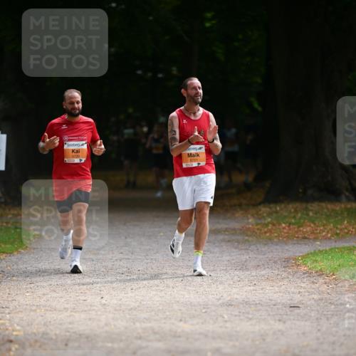 31.08.2025 - 21. Blankeneser Heldenlauf Dr. Thomas Lammeyer http://msf.ph/oto/8642842 31.08.2025 11:08:00 Laufen 5720, 5721 meine-sportfotos.de