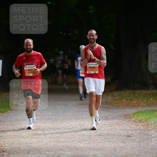 31.08.2025 - 21. Blankeneser Heldenlauf Dr. Thomas Lammeyer http://msf.ph/oto/8642852 31.08.2025 11:08:01 Laufen 5720, 5721 meine-sportfotos.de