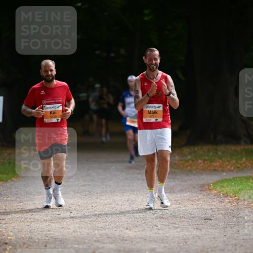 31.08.2025 - 21. Blankeneser Heldenlauf Dr. Thomas Lammeyer http://msf.ph/oto/8642853 31.08.2025 11:08:01 Laufen 5720, 5721 meine-sportfotos.de
