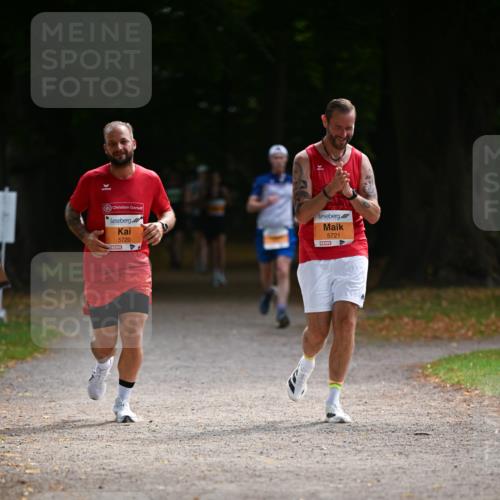 31.08.2025 - 21. Blankeneser Heldenlauf Dr. Thomas Lammeyer http://msf.ph/oto/8642856 31.08.2025 11:08:01 Laufen 5720, 5721 meine-sportfotos.de
