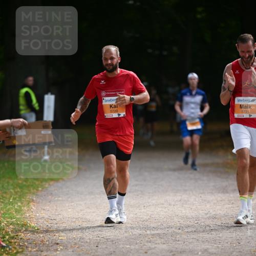 31.08.2025 - 21. Blankeneser Heldenlauf Dr. Thomas Lammeyer http://msf.ph/oto/8642860 31.08.2025 11:08:02 Laufen 5720, 5721 meine-sportfotos.de