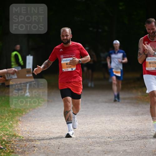 31.08.2025 - 21. Blankeneser Heldenlauf Dr. Thomas Lammeyer http://msf.ph/oto/8642861 31.08.2025 11:08:02 Laufen 5720, 5721 meine-sportfotos.de