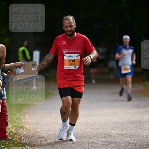 31.08.2025 - 21. Blankeneser Heldenlauf Dr. Thomas Lammeyer http://msf.ph/oto/8642873 31.08.2025 11:08:03 Laufen 5720 meine-sportfotos.de