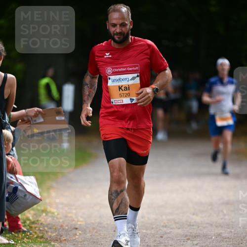 31.08.2025 - 21. Blankeneser Heldenlauf Dr. Thomas Lammeyer http://msf.ph/oto/8642881 31.08.2025 11:08:04 Laufen 5720 meine-sportfotos.de