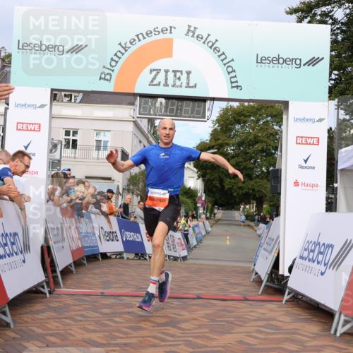 31.08.2025 - 21. Blankeneser Heldenlauf Strokosch-Dieckow http://msf.ph/oto/8642930 31.08.2025 09:31:19 Ziel 1090 meine-sportfotos.de