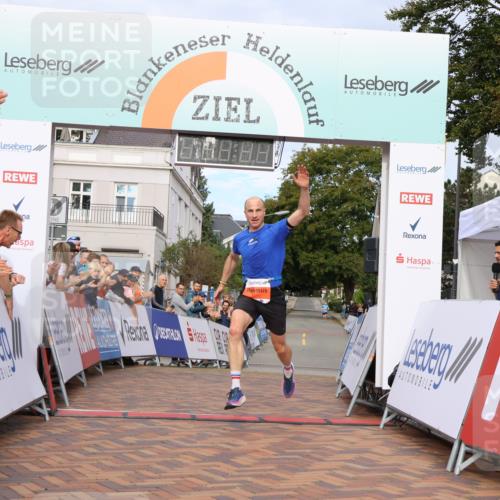 31.08.2025 - 21. Blankeneser Heldenlauf Strokosch-Dieckow http://msf.ph/oto/8642938 31.08.2025 09:31:18 Ziel 1090 meine-sportfotos.de