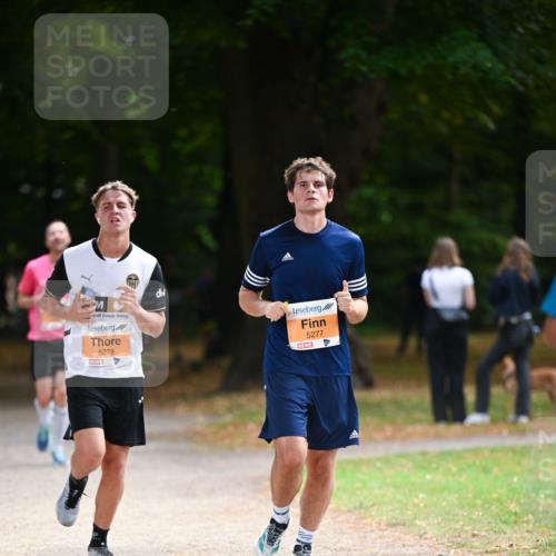 31.08.2025 - 21. Blankeneser Heldenlauf Dr. Thomas Lammeyer http://msf.ph/oto/8642942 31.08.2025 11:08:18 Laufen 5278, 5277 meine-sportfotos.de