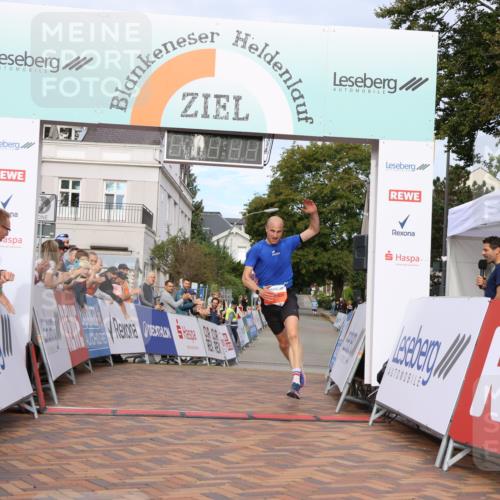 31.08.2025 - 21. Blankeneser Heldenlauf Strokosch-Dieckow http://msf.ph/oto/8642947 31.08.2025 09:31:18 Ziel 1090 meine-sportfotos.de