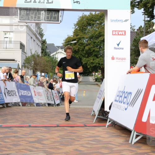 31.08.2025 - 21. Blankeneser Heldenlauf Strokosch-Dieckow http://msf.ph/oto/8642964 31.08.2025 10:13:12 Ziel 2571, 2663 meine-sportfotos.de