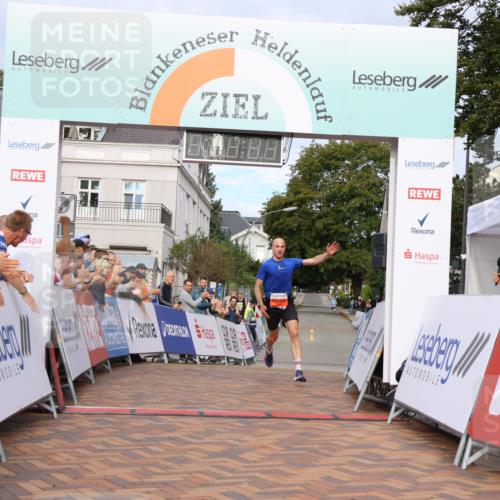 31.08.2025 - 21. Blankeneser Heldenlauf Strokosch-Dieckow http://msf.ph/oto/8642965 31.08.2025 09:31:17 Ziel 1090 meine-sportfotos.de