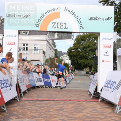 31.08.2025 - 21. Blankeneser Heldenlauf Strokosch-Dieckow http://msf.ph/oto/8642981 31.08.2025 09:31:17 Ziel 1090 meine-sportfotos.de