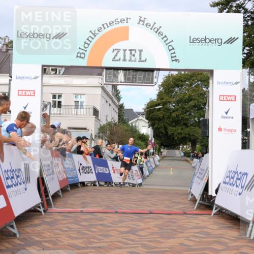 31.08.2025 - 21. Blankeneser Heldenlauf Strokosch-Dieckow http://msf.ph/oto/8642989 31.08.2025 09:31:16 Ziel 1090 meine-sportfotos.de