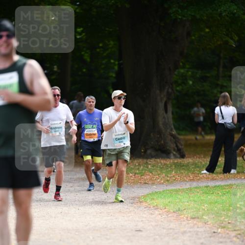 31.08.2025 - 21. Blankeneser Heldenlauf Dr. Thomas Lammeyer http://msf.ph/oto/8643014 31.08.2025 11:08:33 Laufen 4087, 4088 meine-sportfotos.de