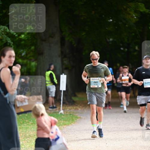 31.08.2025 - 21. Blankeneser Heldenlauf Dr. Thomas Lammeyer http://msf.ph/oto/8643021 31.08.2025 11:08:39 Laufen 4176, 4, 4148 meine-sportfotos.de