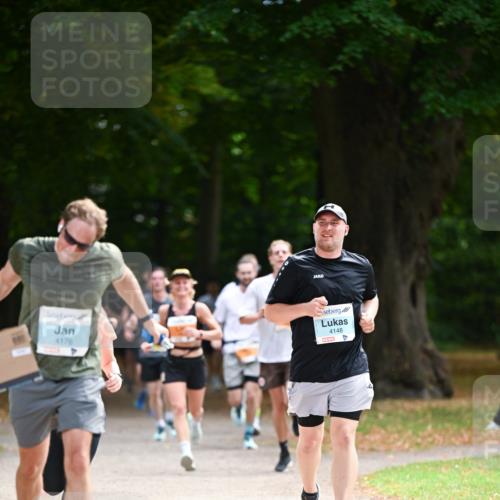 31.08.2025 - 21. Blankeneser Heldenlauf Dr. Thomas Lammeyer http://msf.ph/oto/8643038 31.08.2025 11:08:42 Laufen 4176, 4148 meine-sportfotos.de