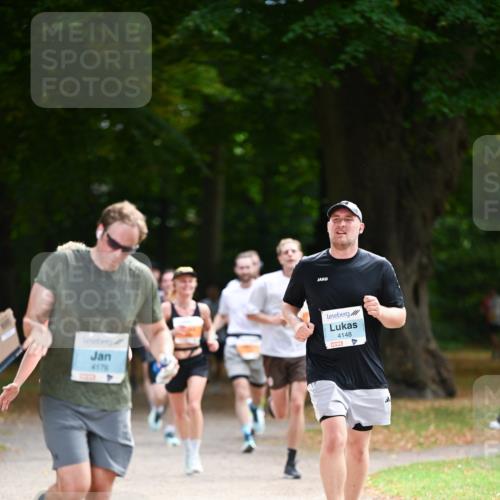 31.08.2025 - 21. Blankeneser Heldenlauf Dr. Thomas Lammeyer http://msf.ph/oto/8643041 31.08.2025 11:08:42 Laufen 4176, 4148, 4 meine-sportfotos.de