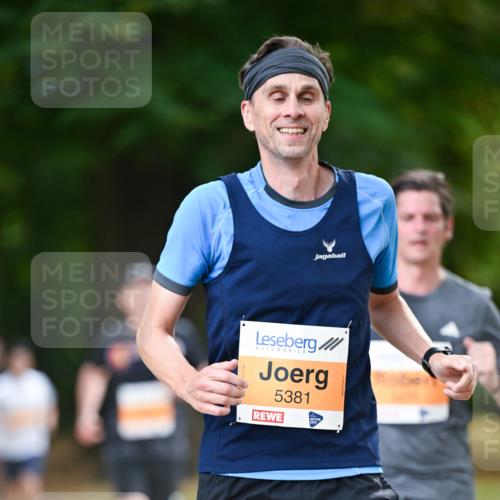 31.08.2025 - 21. Blankeneser Heldenlauf Dr. Thomas Lammeyer http://msf.ph/oto/8643089 31.08.2025 11:08:50 Laufen 8, 5381 meine-sportfotos.de
