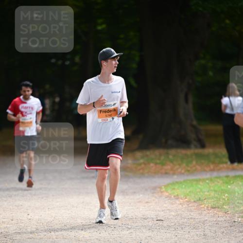 31.08.2025 - 21. Blankeneser Heldenlauf Dr. Thomas Lammeyer http://msf.ph/oto/8643162 31.08.2025 11:09:02 Laufen 2004 meine-sportfotos.de