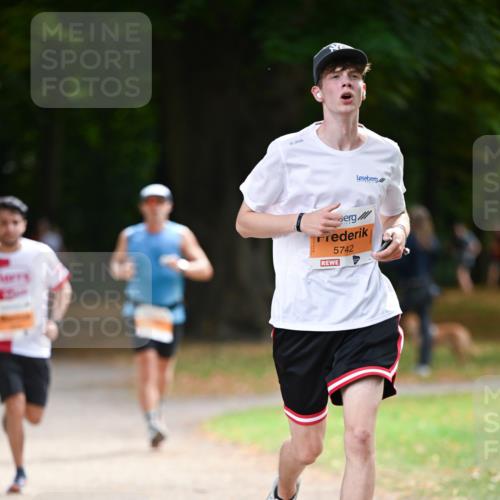 31.08.2025 - 21. Blankeneser Heldenlauf Dr. Thomas Lammeyer http://msf.ph/oto/8643185 31.08.2025 11:09:04 Laufen 5742 meine-sportfotos.de