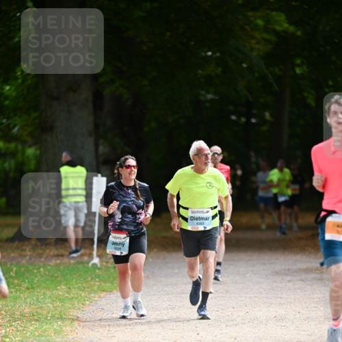 31.08.2025 - 21. Blankeneser Heldenlauf Dr. Thomas Lammeyer http://msf.ph/oto/8643511 31.08.2025 11:09:57 Laufen 4398, 4393 meine-sportfotos.de