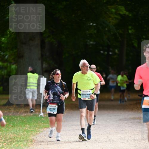 31.08.2025 - 21. Blankeneser Heldenlauf Dr. Thomas Lammeyer http://msf.ph/oto/8643514 31.08.2025 11:09:58 Laufen 4398, 4393 meine-sportfotos.de