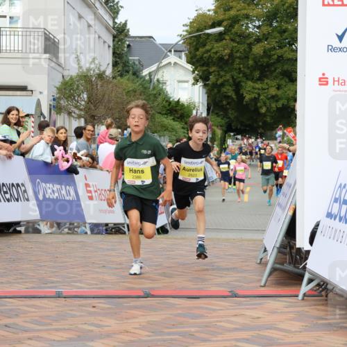 31.08.2025 - 21. Blankeneser Heldenlauf Strokosch-Dieckow http://msf.ph/oto/8643969 31.08.2025 10:24:24 Ziel 2386, 2523 meine-sportfotos.de