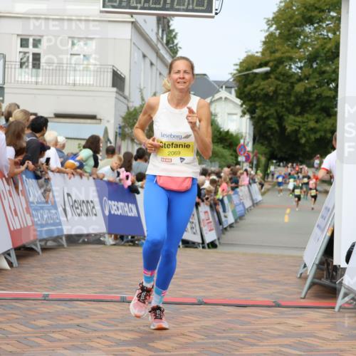 31.08.2025 - 21. Blankeneser Heldenlauf Strokosch-Dieckow http://msf.ph/oto/8644067 31.08.2025 10:24:15 Ziel 2665, 2365, 2743, 2069 meine-sportfotos.de