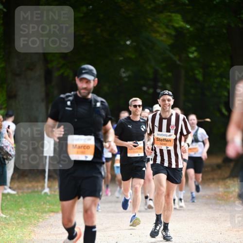 31.08.2025 - 21. Blankeneser Heldenlauf Dr. Thomas Lammeyer http://msf.ph/oto/8644104 31.08.2025 11:11:59 Laufen 5242 meine-sportfotos.de