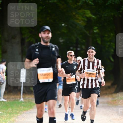 31.08.2025 - 21. Blankeneser Heldenlauf Dr. Thomas Lammeyer http://msf.ph/oto/8644105 31.08.2025 11:12:00 Laufen 5242 meine-sportfotos.de