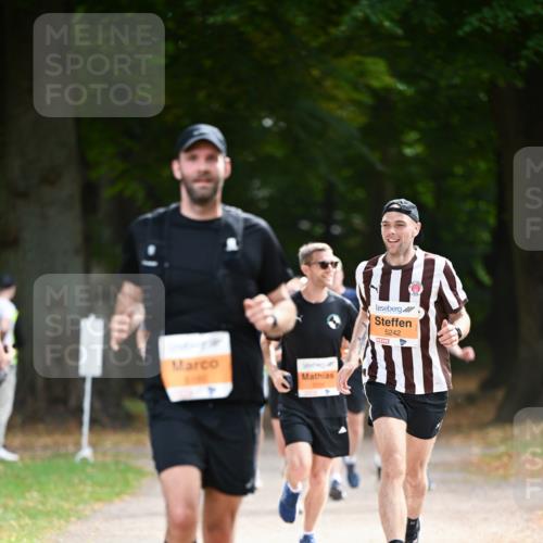 31.08.2025 - 21. Blankeneser Heldenlauf Dr. Thomas Lammeyer http://msf.ph/oto/8644108 31.08.2025 11:12:00 Laufen 5242 meine-sportfotos.de