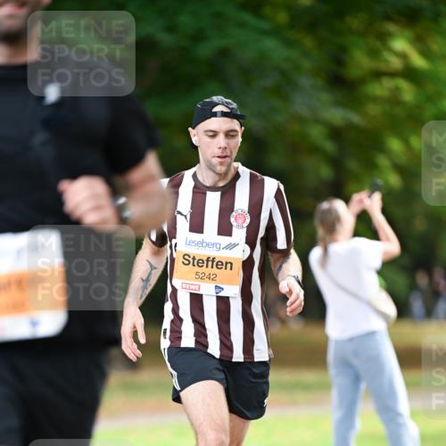31.08.2025 - 21. Blankeneser Heldenlauf Dr. Thomas Lammeyer http://msf.ph/oto/8644125 31.08.2025 11:12:02 Laufen 5242, 50, 23 meine-sportfotos.de