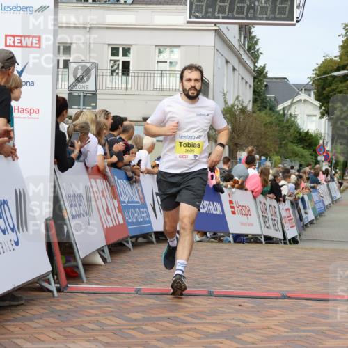 31.08.2025 - 21. Blankeneser Heldenlauf Strokosch-Dieckow http://msf.ph/oto/8644258 31.08.2025 10:24:02 Ziel 2072, 2605 meine-sportfotos.de