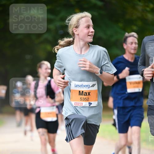 31.08.2025 - 21. Blankeneser Heldenlauf Dr. Thomas Lammeyer http://msf.ph/oto/8644423 31.08.2025 11:13:10 Laufen 5352 meine-sportfotos.de