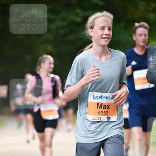 31.08.2025 - 21. Blankeneser Heldenlauf Dr. Thomas Lammeyer http://msf.ph/oto/8644426 31.08.2025 11:13:10 Laufen 5352 meine-sportfotos.de