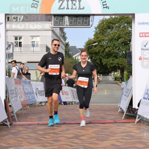 31.08.2025 - 21. Blankeneser Heldenlauf Strokosch-Dieckow http://msf.ph/oto/8644537 31.08.2025 10:04:45 Ziel 1080, 1079 meine-sportfotos.de
