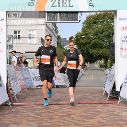 31.08.2025 - 21. Blankeneser Heldenlauf Strokosch-Dieckow http://msf.ph/oto/8644551 31.08.2025 10:04:45 Ziel 1080, 1079 meine-sportfotos.de