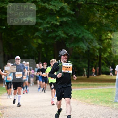 31.08.2025 - 21. Blankeneser Heldenlauf Dr. Thomas Lammeyer http://msf.ph/oto/8644677 31.08.2025 11:13:55 Laufen 5247 meine-sportfotos.de
