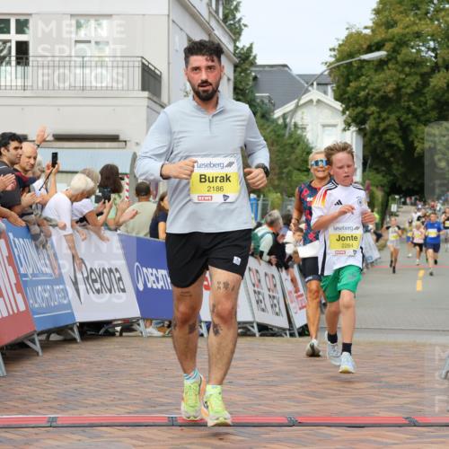 31.08.2025 - 21. Blankeneser Heldenlauf Strokosch-Dieckow http://msf.ph/oto/8644759 31.08.2025 10:23:36 Ziel 2186, 2071, 2284, 2618 meine-sportfotos.de